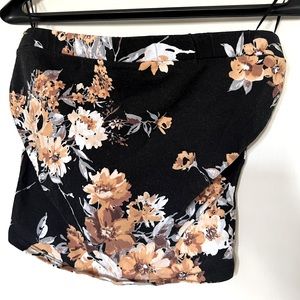 Black floral sleeveless crop top 95% cotton 5% spandex Size Large